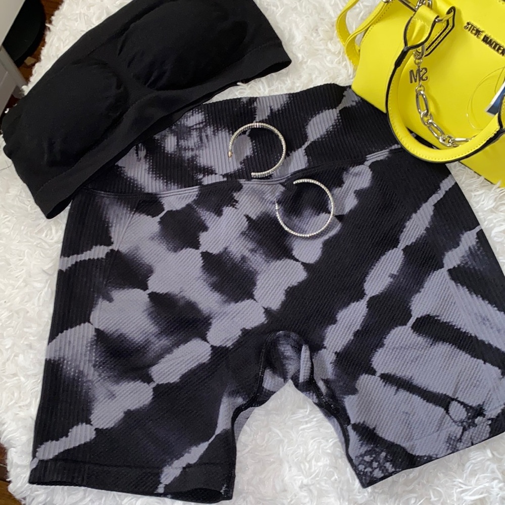 PINK Active biker shorts